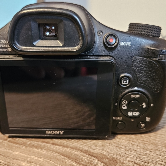 Sony DSC-HX350 20.4MP Camera - Picture 4 of 8